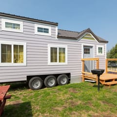 Tiny House Huckleberry - downtown & pet friendly