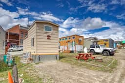Tiny House Tabor - downtown & Pet Friendly