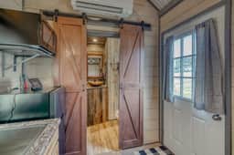 Tiny House Tabor - downtown & Pet Friendly