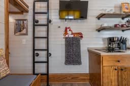 Tiny House Marshall- 1 block from Harrison