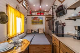 Tiny House Marshall- 1 block from Harrison - Image 2