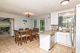Camelback Rancher- One Acre & Pet friendly