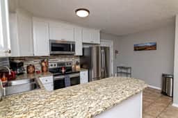 Camelback Rancher- One Acre & Pet friendly