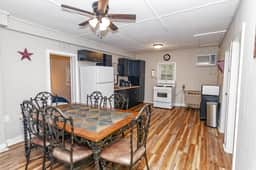 Camelback cottage - On One Acre and Pet Friendly