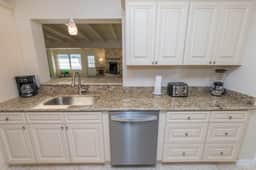 4 Bed 2 Bath near Siesta Key - Pet Friendly