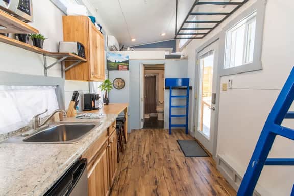 Tiny House Oscar - one block to Harrison