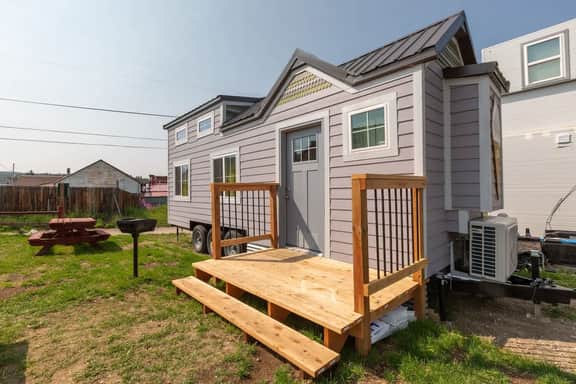Tiny House Huckleberry - downtown & pet friendly