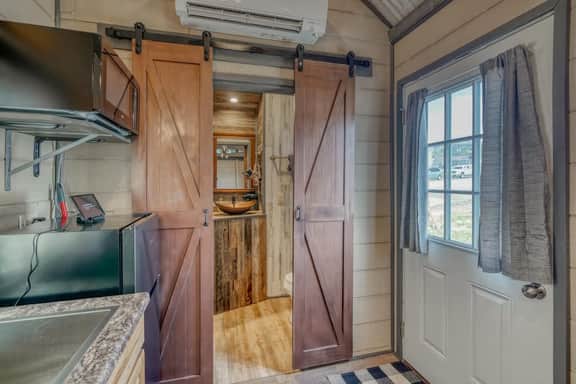 Tiny House Tabor - downtown & Pet Friendly