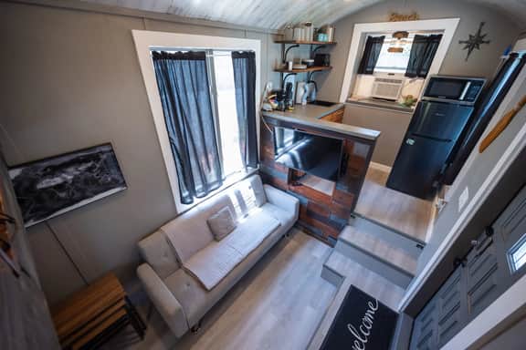 Tiny House Pirate Ship - Sleeps 2 near Siesta Key beach