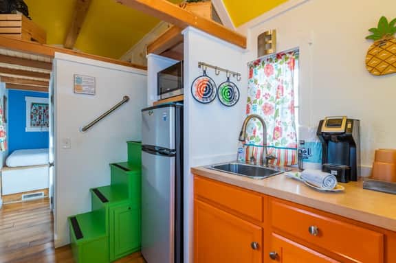 Tiny House Piña Colada- pet friendly