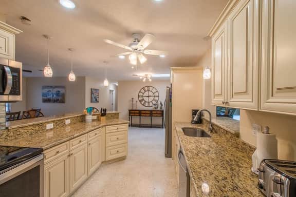 4 Bed 2 Bath near Siesta Key - Pet Friendly