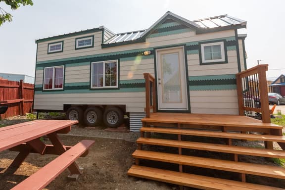 Tiny House Oakley - downtown tiny house park - Image 1