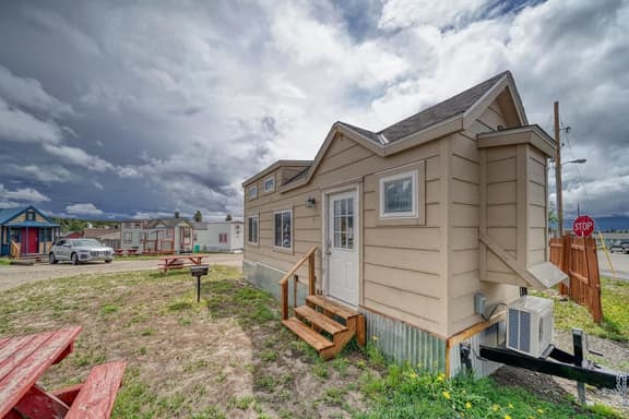 Tiny House Tabor - downtown & Pet Friendly
