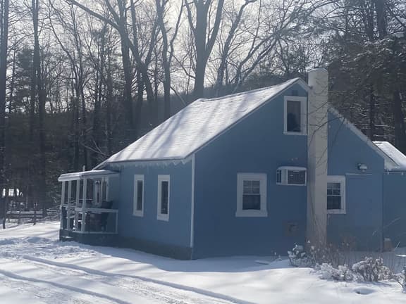 Camelback cottage - On One Acre and Pet Friendly