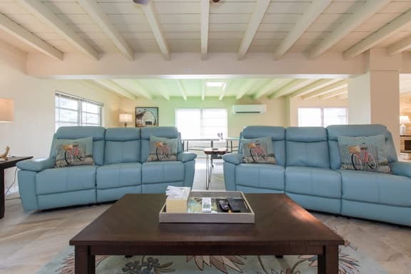 4 Bed 2 Bath near Siesta Key - Pet Friendly